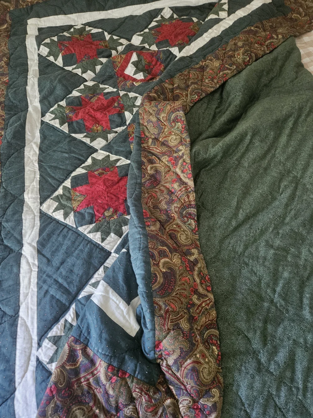 Classic Handmade Green and Red Patchwork Quilt - Home Bedding